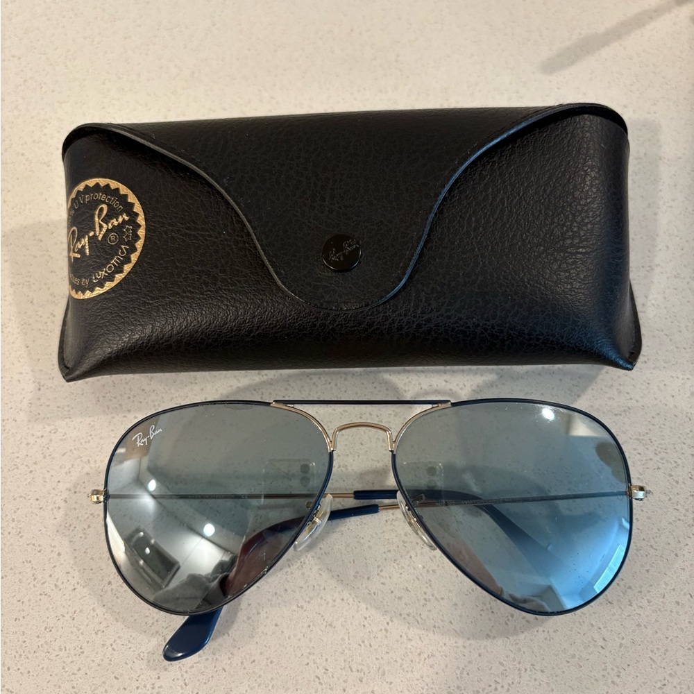 Ray-Ban Silver Aviator Sunglasses with Black Case